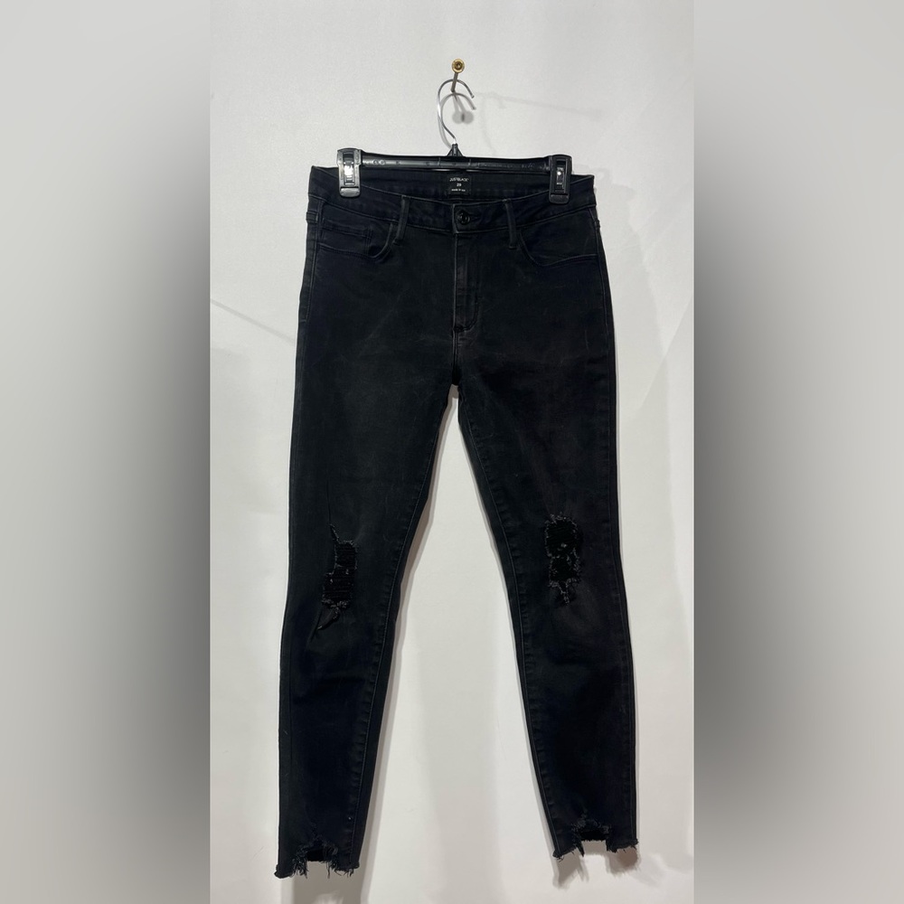 Just Black Mid-Rise Black Ankle Jeans Size‎ 29 Inseam 27”